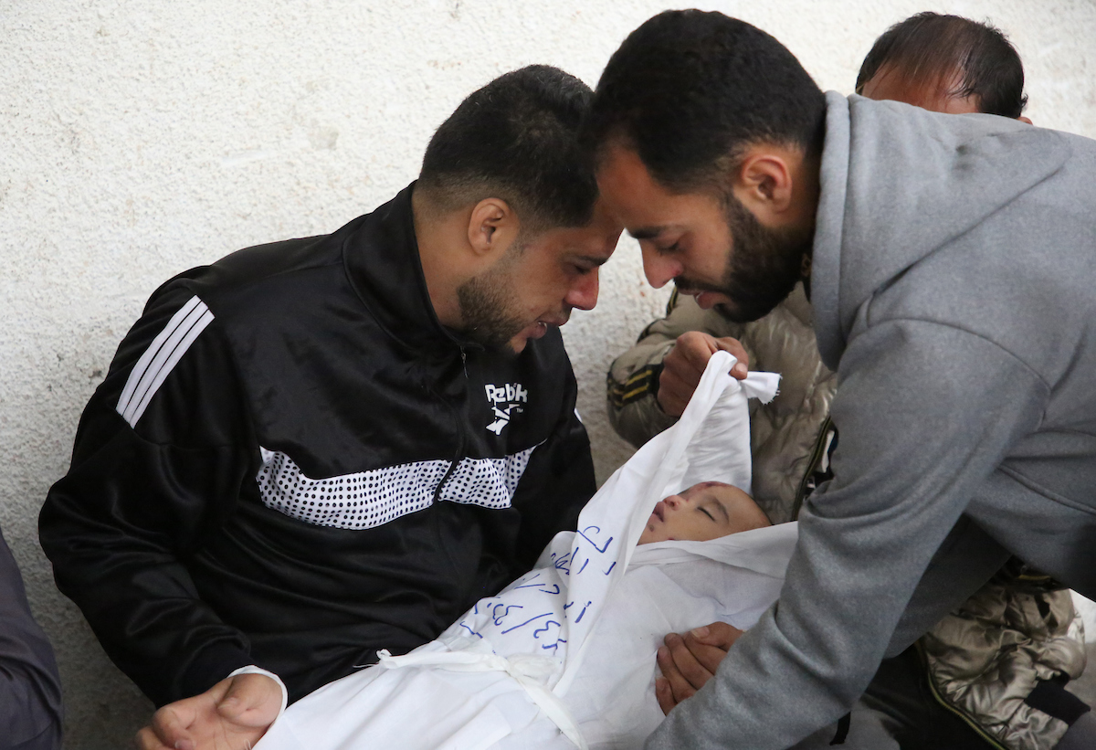 62 Palestinian martyrs in 6 Israeli massacres in Gaza in the past 24 hours