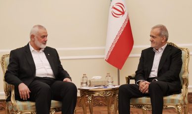 Haneyya meets with Iran's President in Tehran