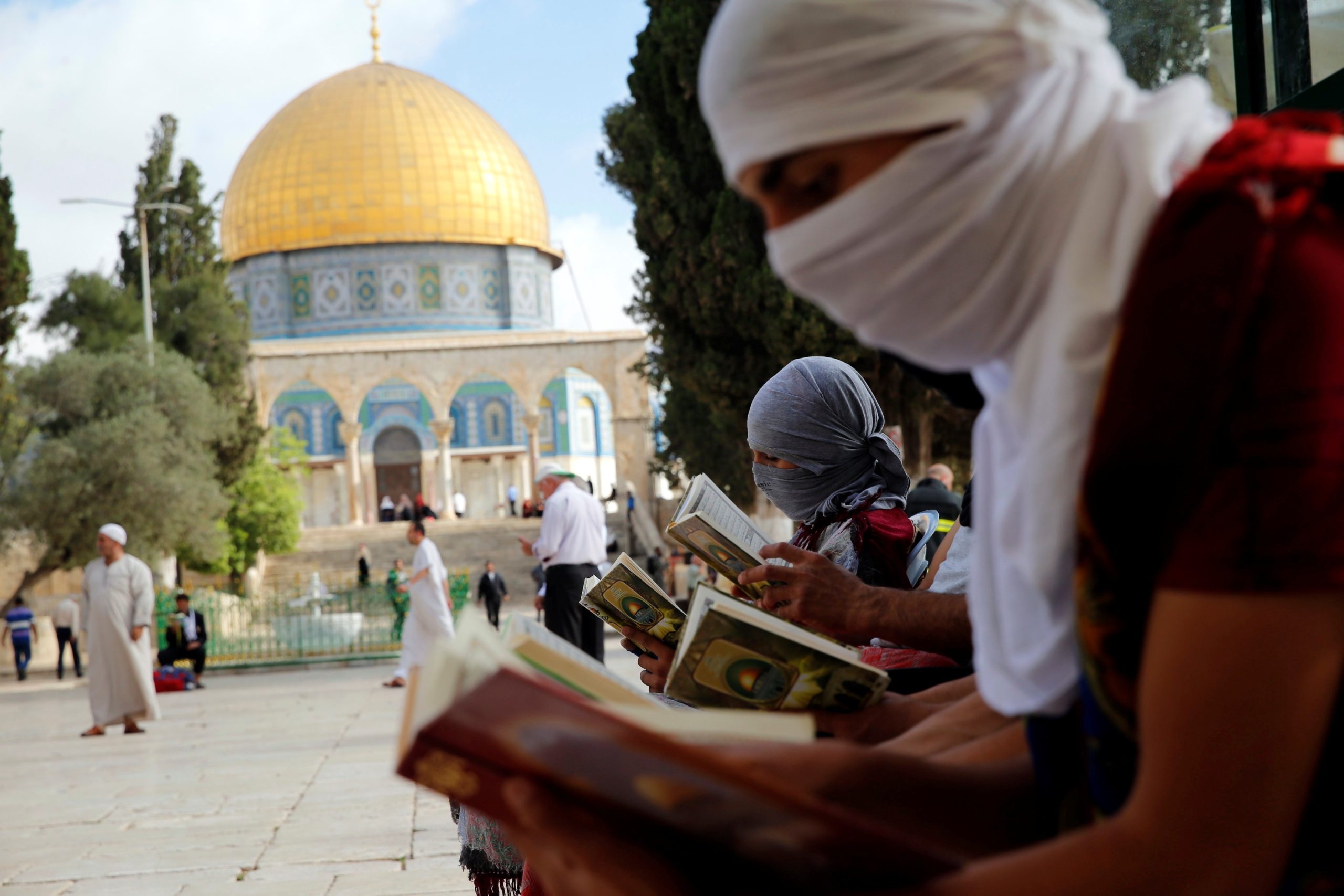 50000 Palestinians Perform Friday Prayer At Aqsa Mosque