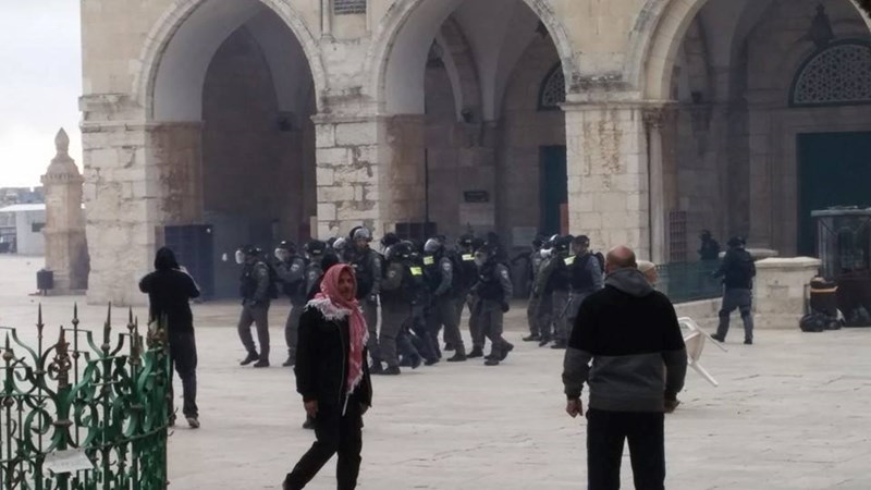 Violent Clashes In Al-Aqsa Mosque Injuries Reported